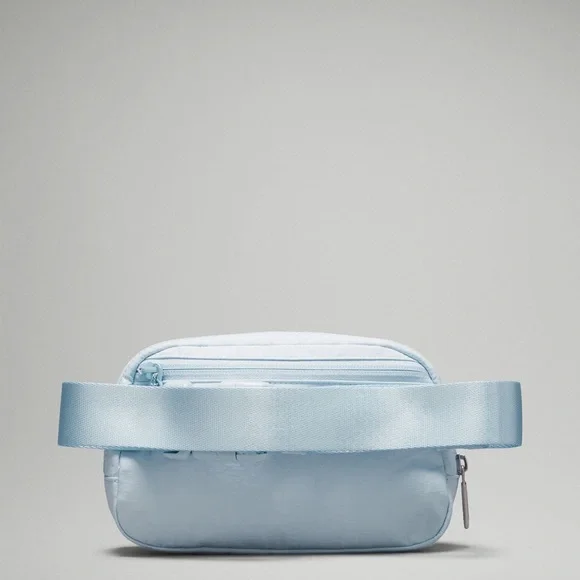 Brand New Lululemon Everywhere Belt Bag in Sky Blue - Picture 8 of 13